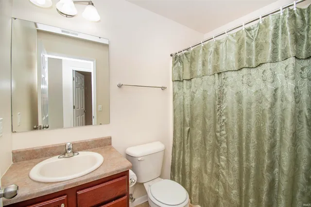 $258,000 | 2013 Priscilla Lane, Kendallville, IN 46755