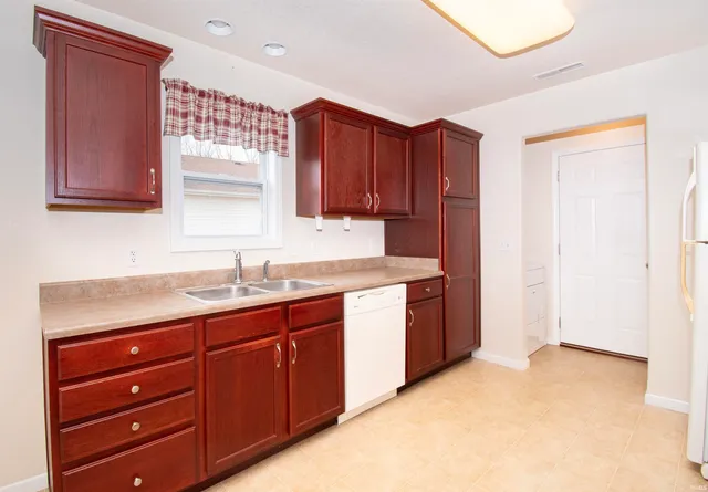 $258,000 | 2013 Priscilla Lane, Kendallville, IN 46755