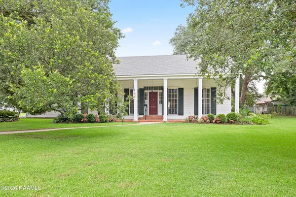 $349,999 | 401 Parkview Drive, New Iberia, LA 70563