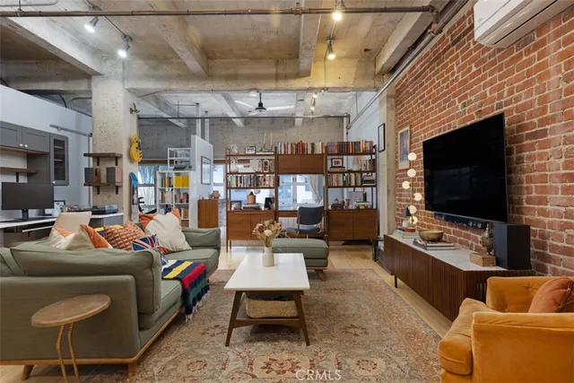 $635,000 | 100 West 5th Street, Unit 3G, Long Beach, CA 90802