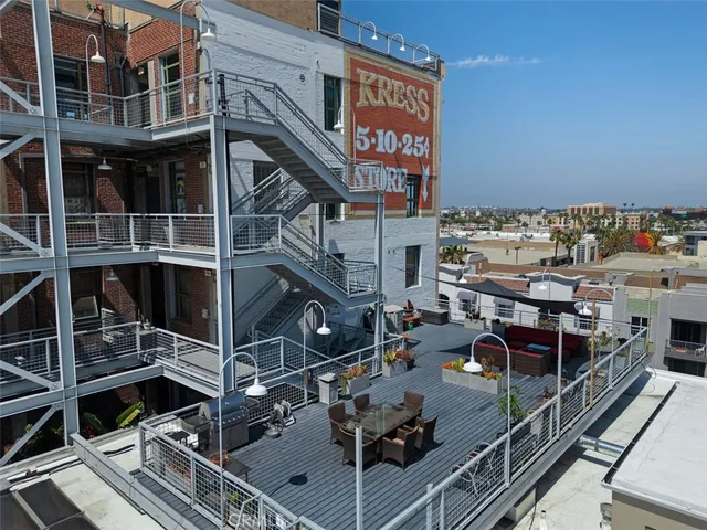 $635,000 | 100 West 5th Street, Unit 3G, Long Beach, CA 90802