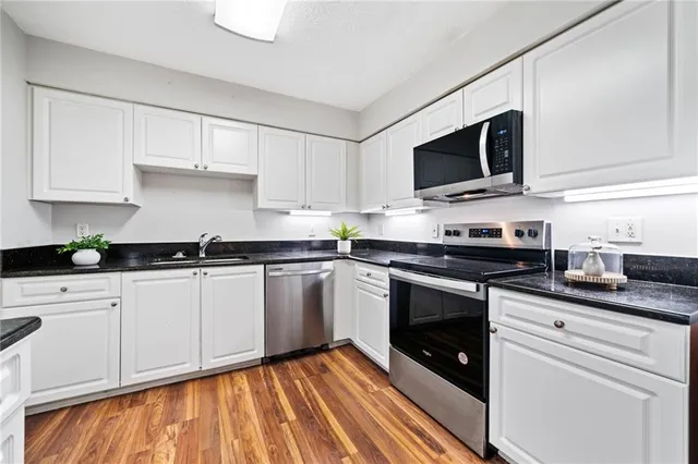 $1,900 | 717 Beaufort Circle, Duluth, GA 30096