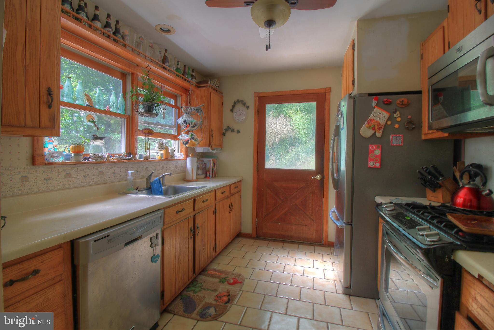 122 Clark Road Delta, PA 17314 - Photo 4 of 31 Gallery Image 4