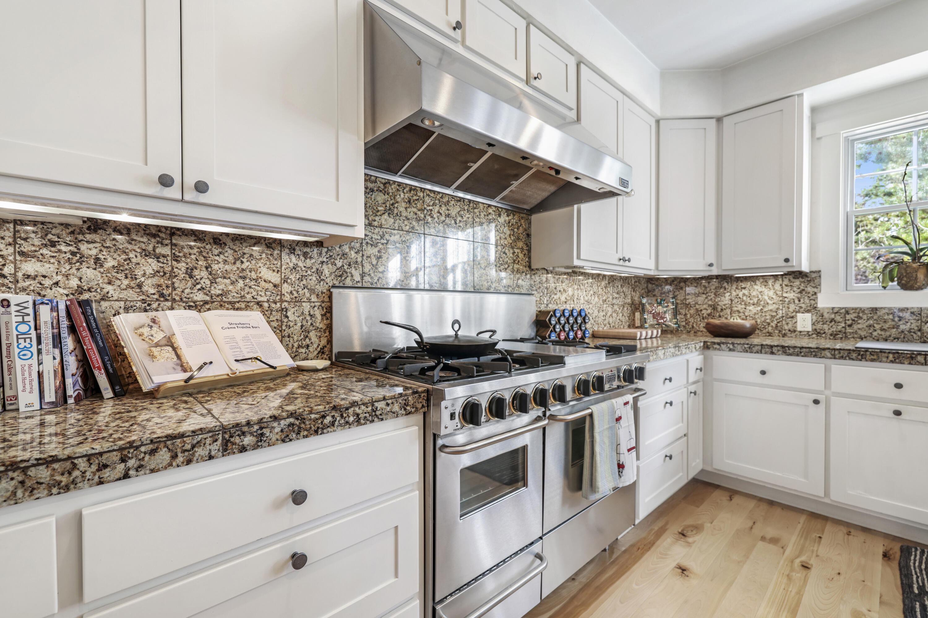1430 2nd Avenue North Hailey, ID 83333 - Photo 19 of 45 Gourmet kitchen and appliances