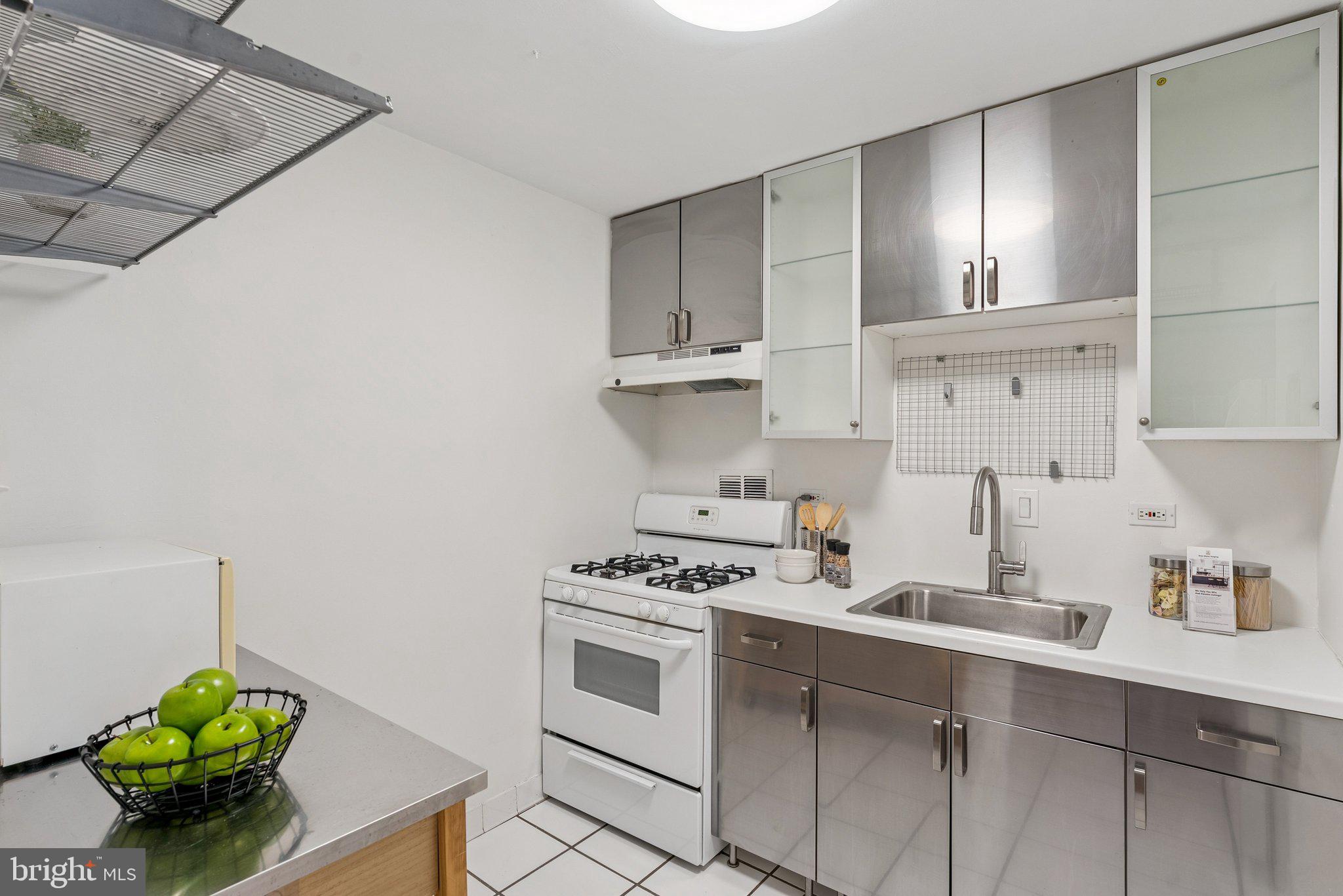 1420 N Street Northwest, Unit 705 Washington, DC 20005 - Photo 5 of 28