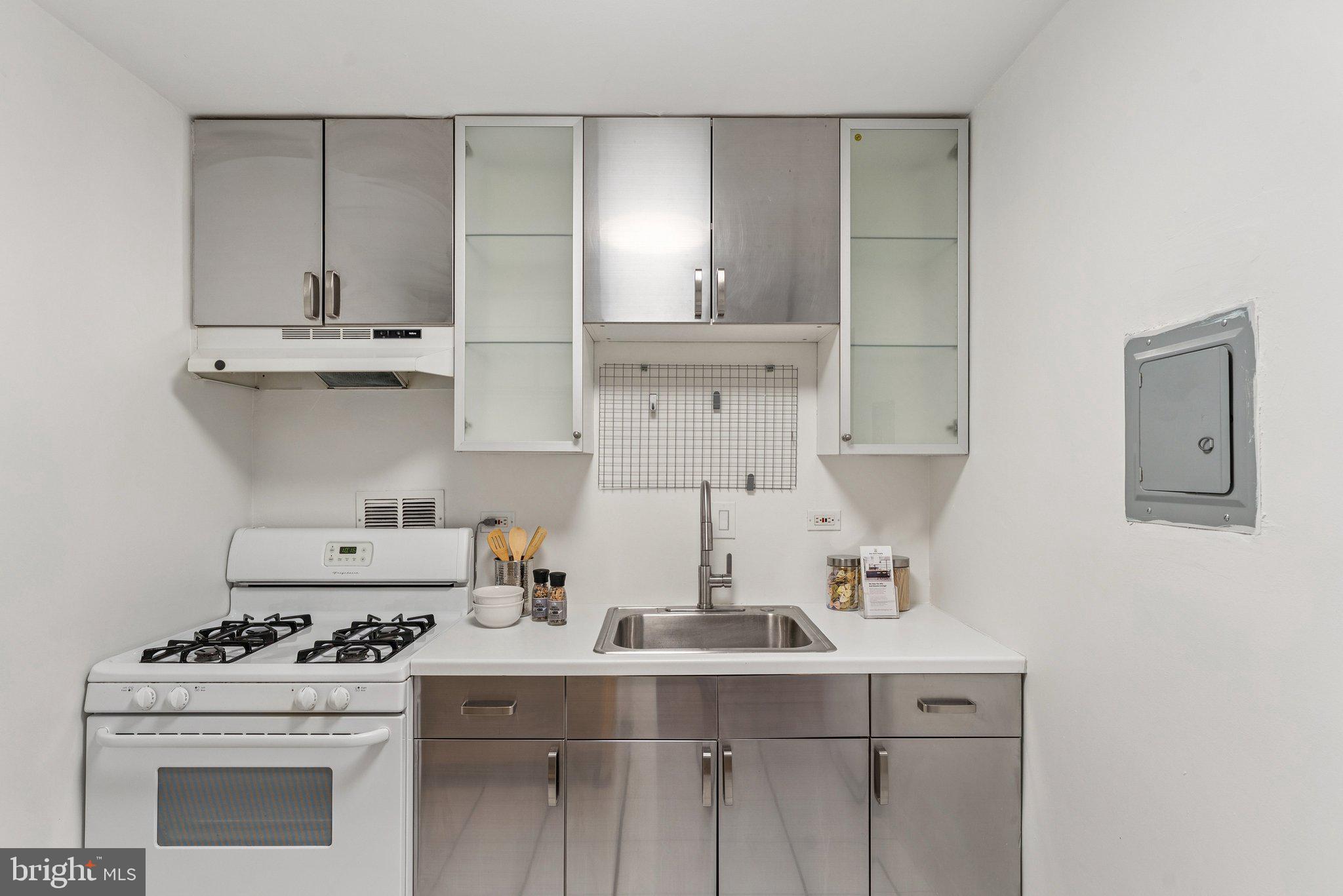 1420 N Street Northwest, Unit 705 Washington, DC 20005 - Photo 6 of 28