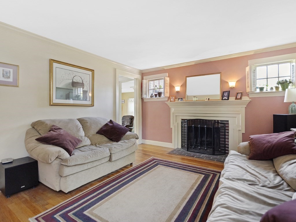 45 Ellery Road Waltham, MA 02453 - Photo 4 of 36 Gallery Image 4