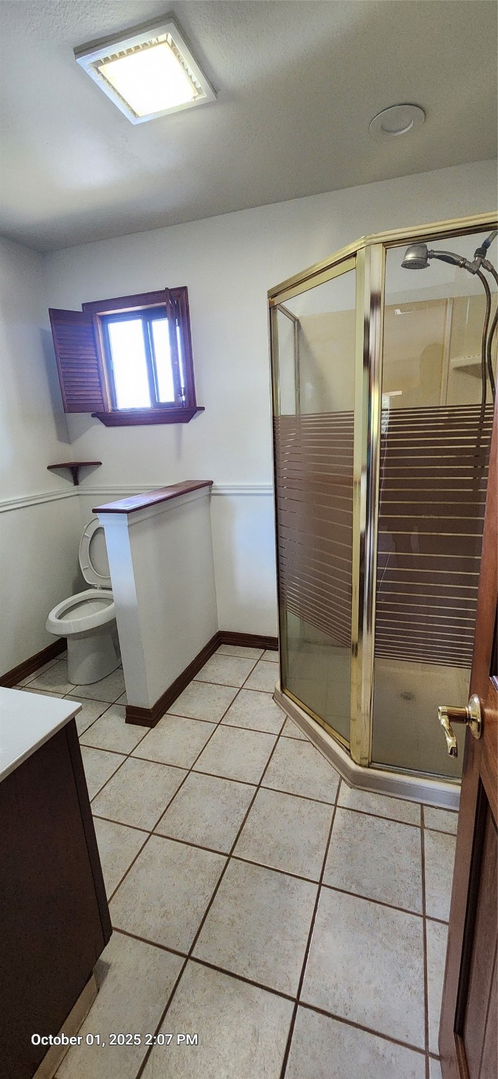121 North Point Drive North Trinity, TX 75862 - Photo 25 of 37 a bathroom with a sink and a mirror