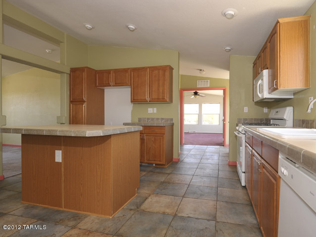 13135 West Trail Dust Road Tucson, AZ 85743 - Photo 12 of 27