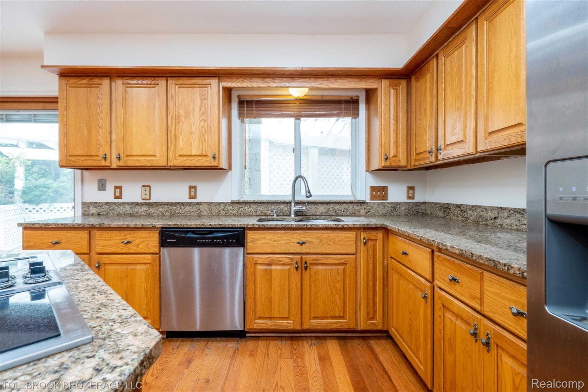856 Lion Street Rochester, MI 48307 - Photo 15 of 39 856 Lion-15.jpg