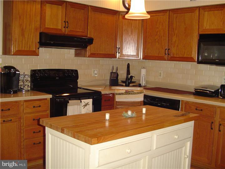 1019 Magnolia Road Vineland, NJ 08360 - Photo 10 of 18 Kitchen