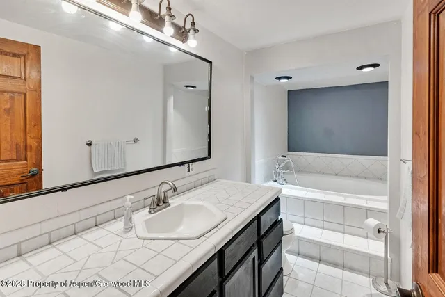 $139,900 | 1100 West Jefferson Avenue, Unit 15, Hayden, CO 81639