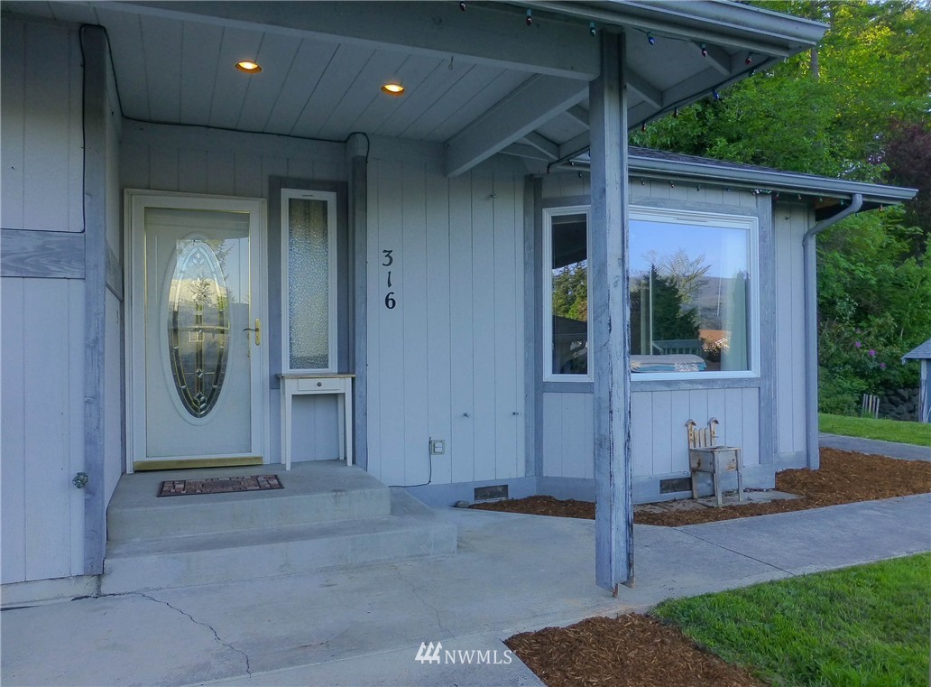 316 Antonie Avenue North Eatonville, WA 98328 - Photo 4 of 25