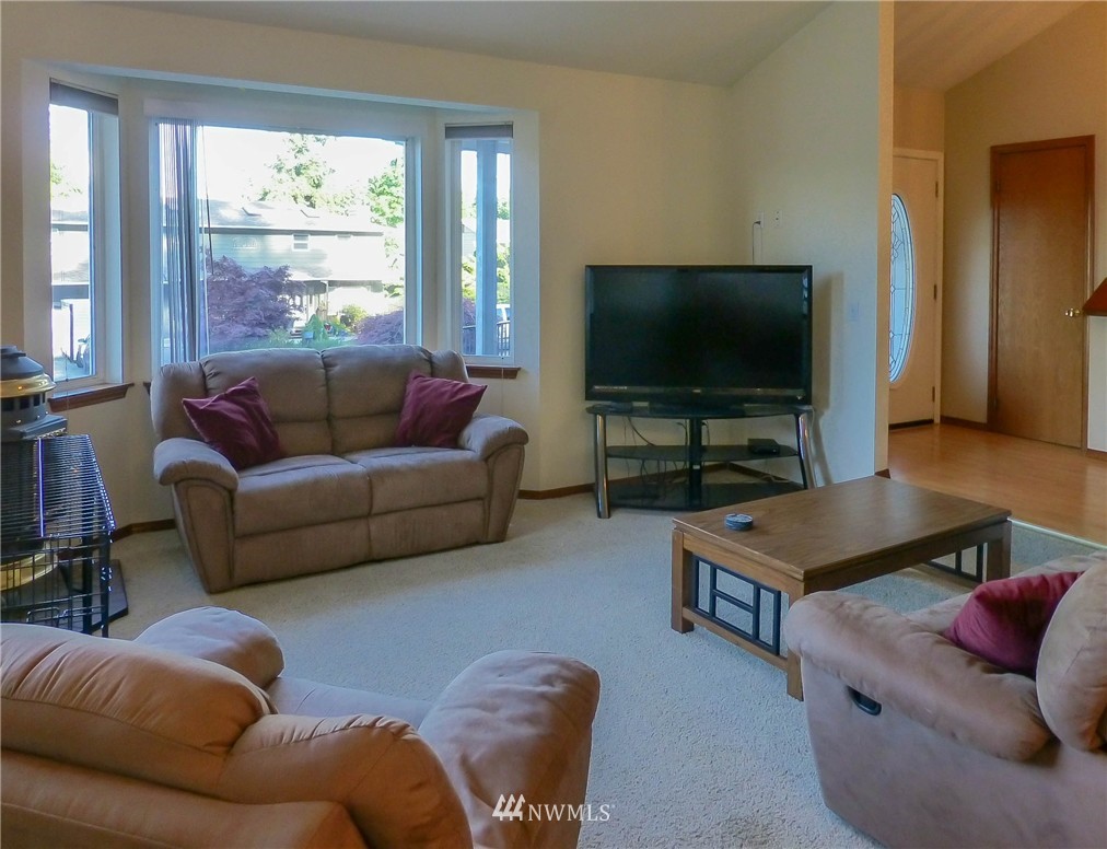 316 Antonie Avenue North Eatonville, WA 98328 - Photo 6 of 25