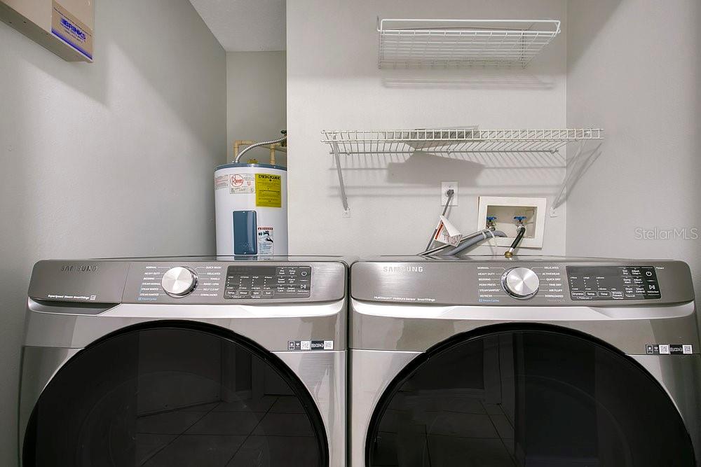114 Sundance Court Winter Springs, FL 32708 - Photo 18 of 34 a bathroom with a sink and a vanity