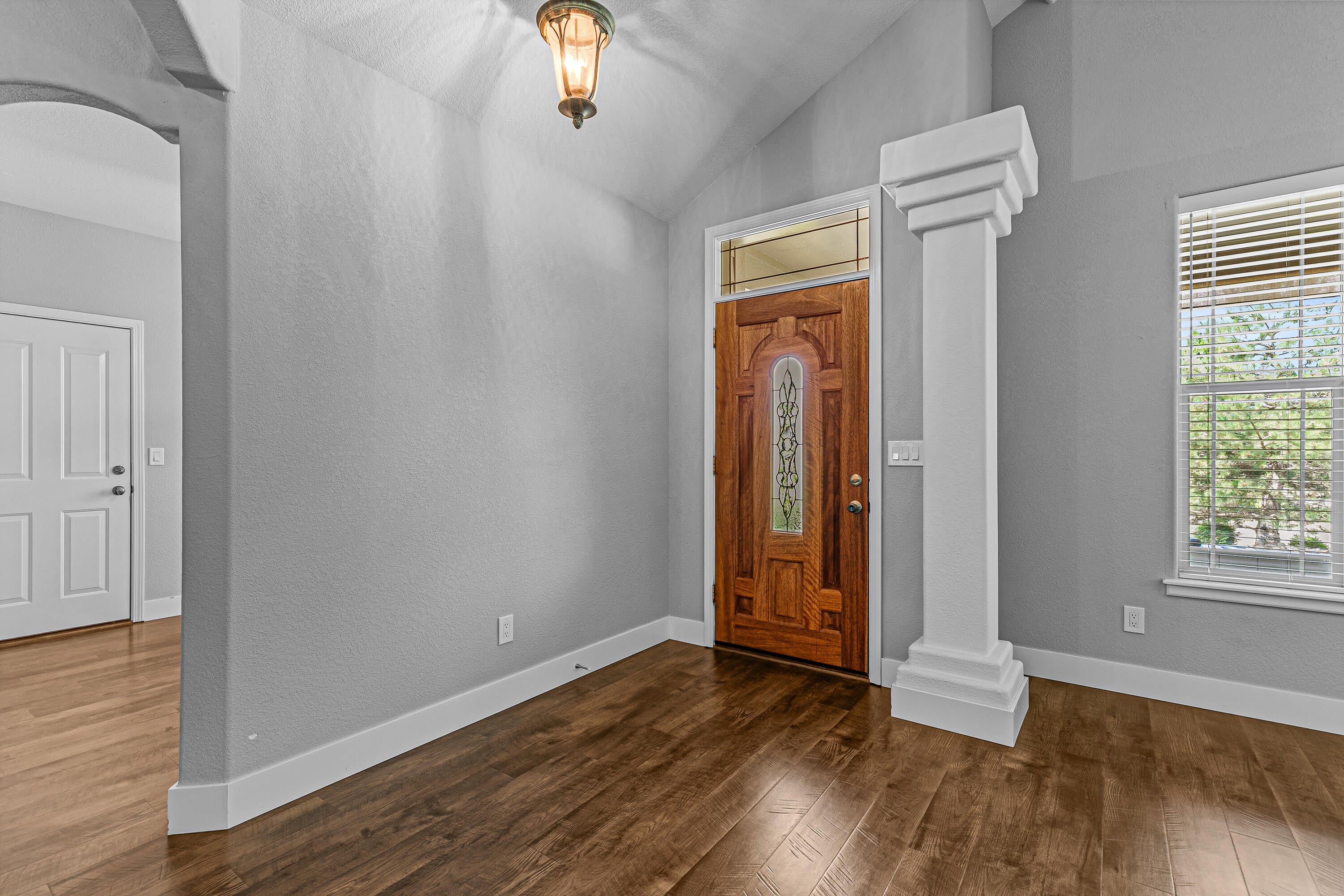 1508 Summit Ridge Circle Medford, OR 97504 - Photo 8 of 31 9R9A3692