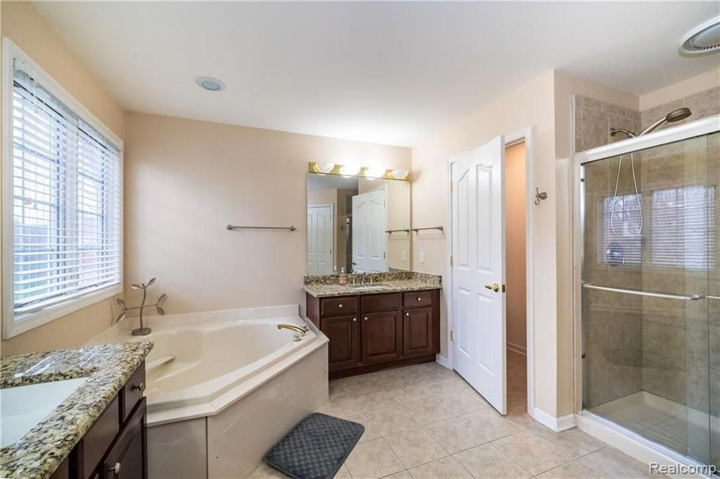 676 Windsong Drive Rochester Hills, MI 48307 - Photo 19 of 38