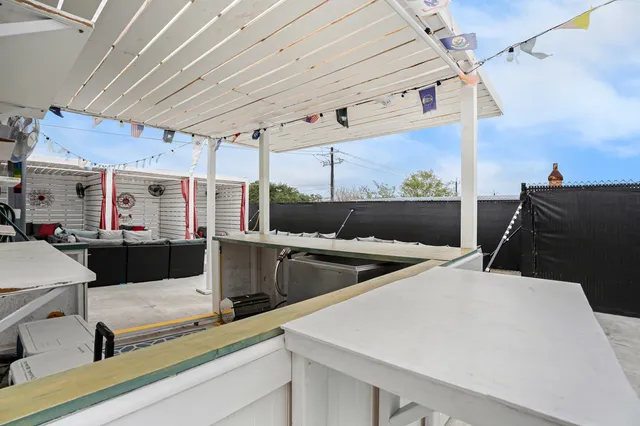 $1,250,000 | 1502 39th Street, Galveston, TX 77550