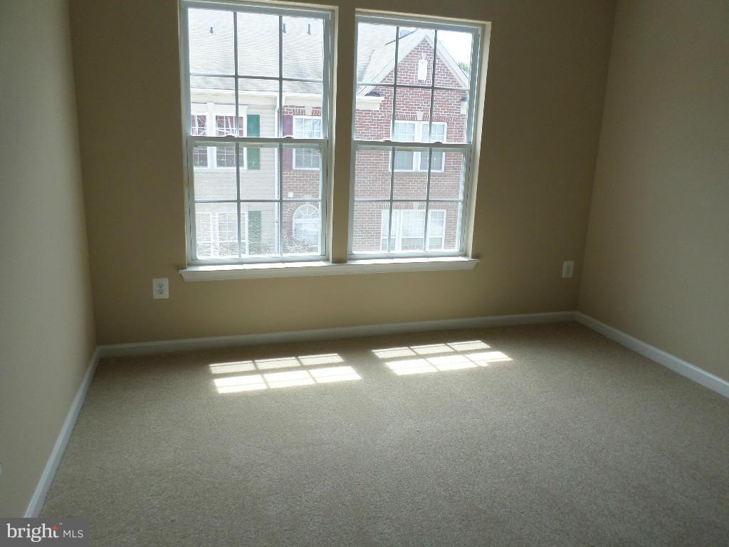 7110 Silverleaf Oak Road, Unit 170 Elkridge, MD 21075 - Photo 18 of 22 Bedroom
