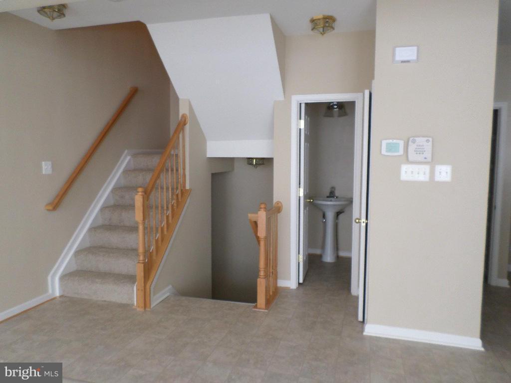 7110 Silverleaf Oak Road, Unit 170 Elkridge, MD 21075 - Photo 4 of 22 Interior (General)