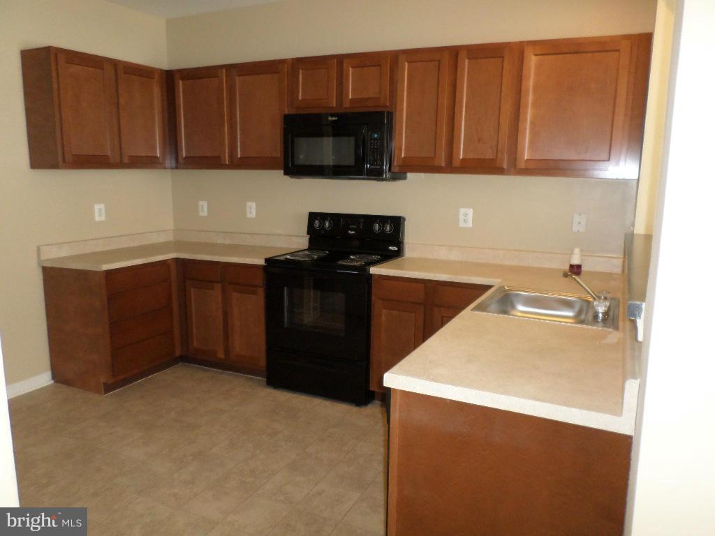 7110 Silverleaf Oak Road, Unit 170 Elkridge, MD 21075 - Photo 5 of 22 Kitchen