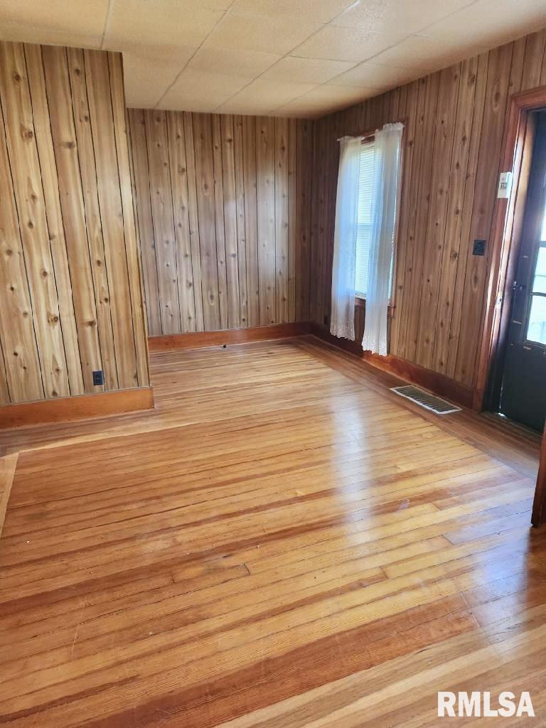 4191 220th Street Clinton, IA 52732 - Photo 11 of 18 Gallery Image 11