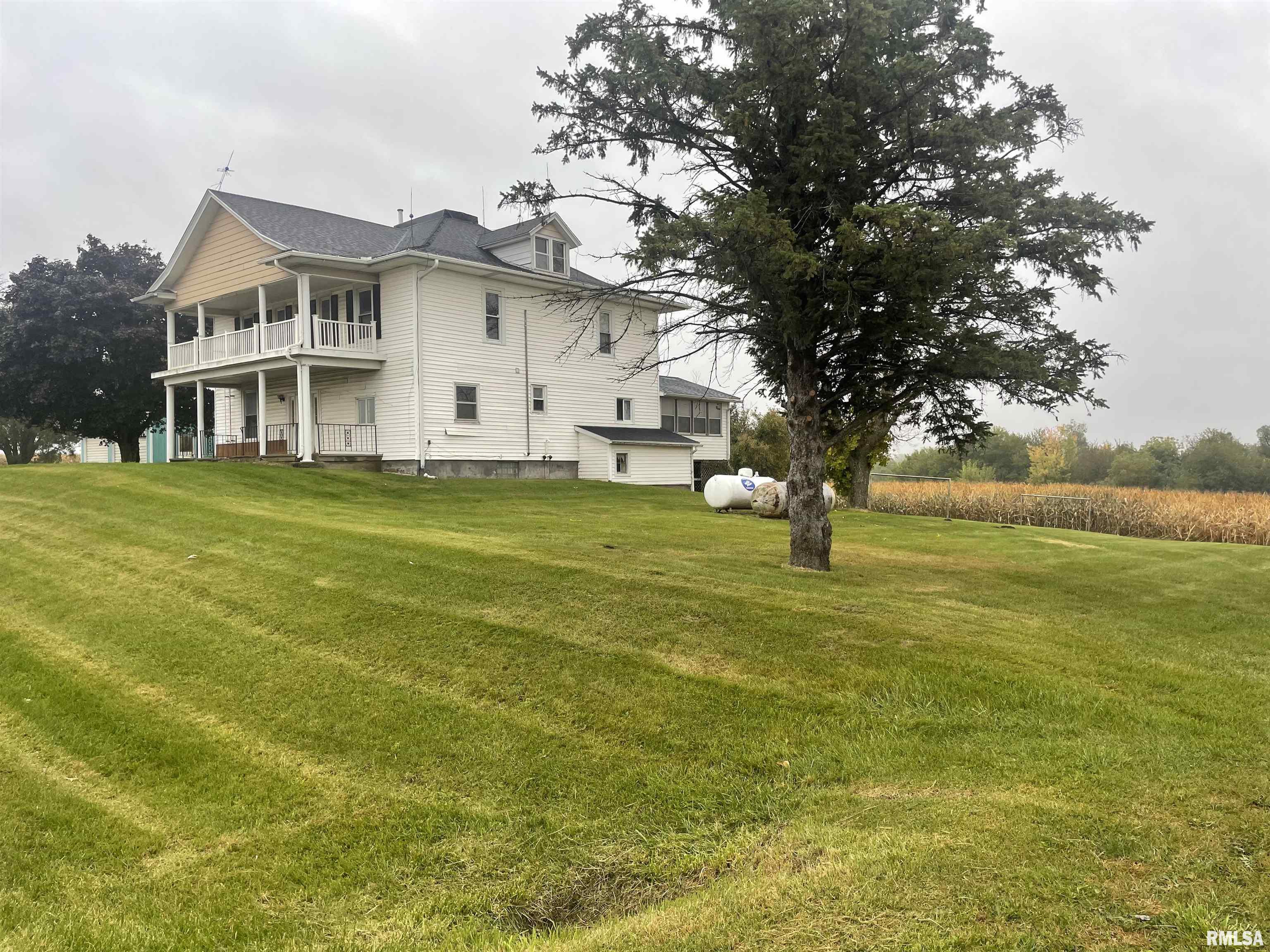 4191 220th Street Clinton, IA 52732 - Photo 3 of 18 Gallery Image 3