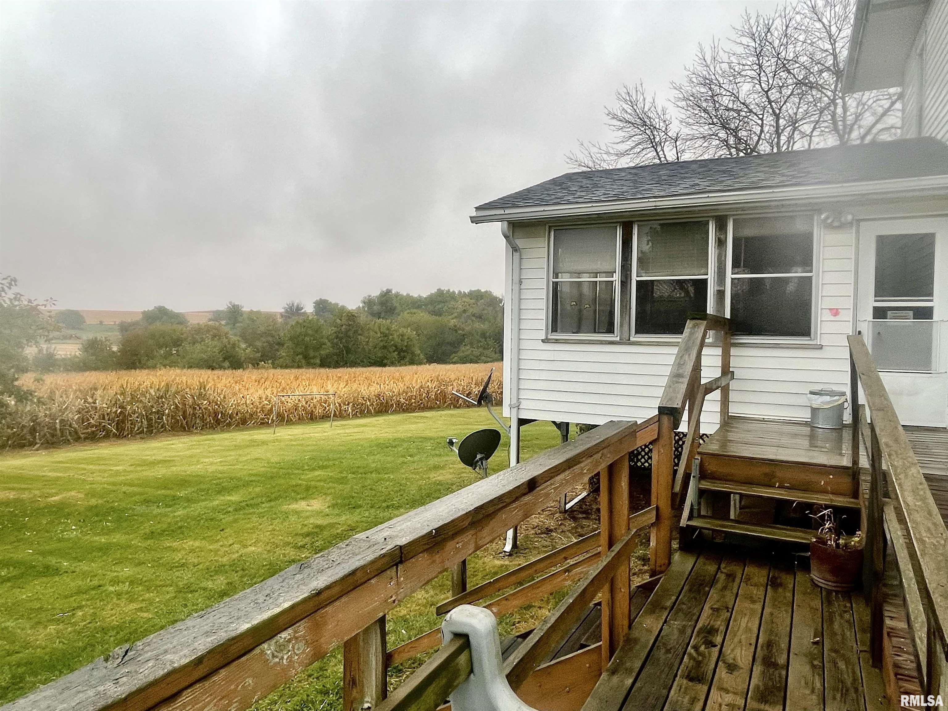 4191 220th Street Clinton, IA 52732 - Photo 4 of 18 Gallery Image 4