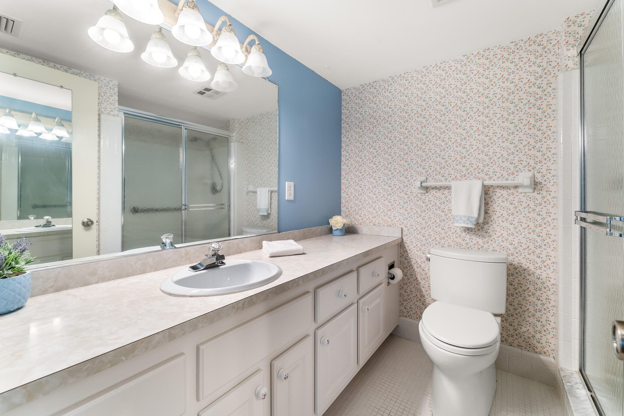 939 Northwest 11th Terrace, Unit 4 Stuart, FL 34994 - Photo 25 of 44 File.27 Master Bath