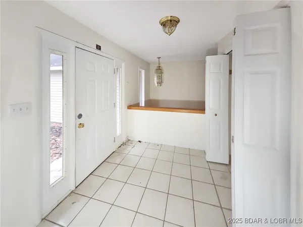 $239,900 | 31365 Haddon Place, Edwards, MO 65326