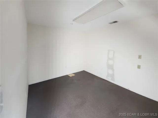 $259,900 | 31365 Haddon Place, Edwards, MO 65326