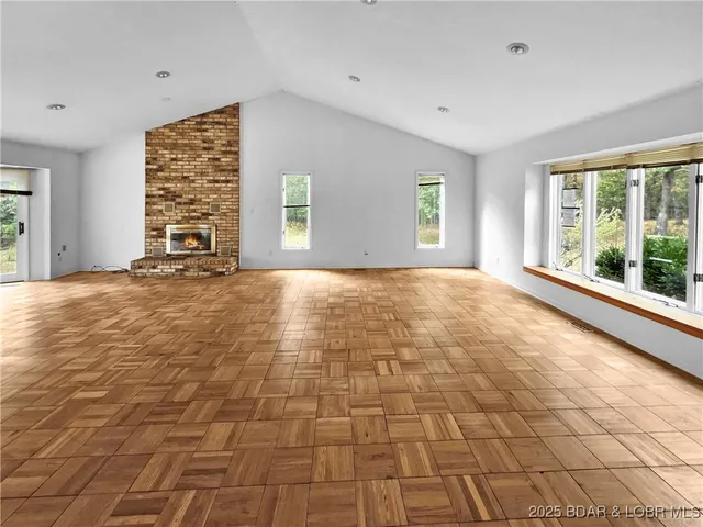 $259,900 | 31365 Haddon Place, Edwards, MO 65326