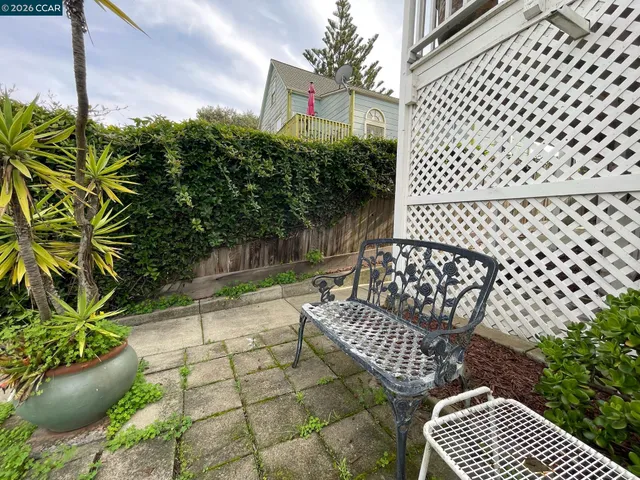 $1,900 | 216 Kentucky Street, Vallejo, CA 94590