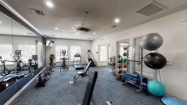 $2,125 | 8800 Highway 290, Unit 1216, Austin, TX 78736