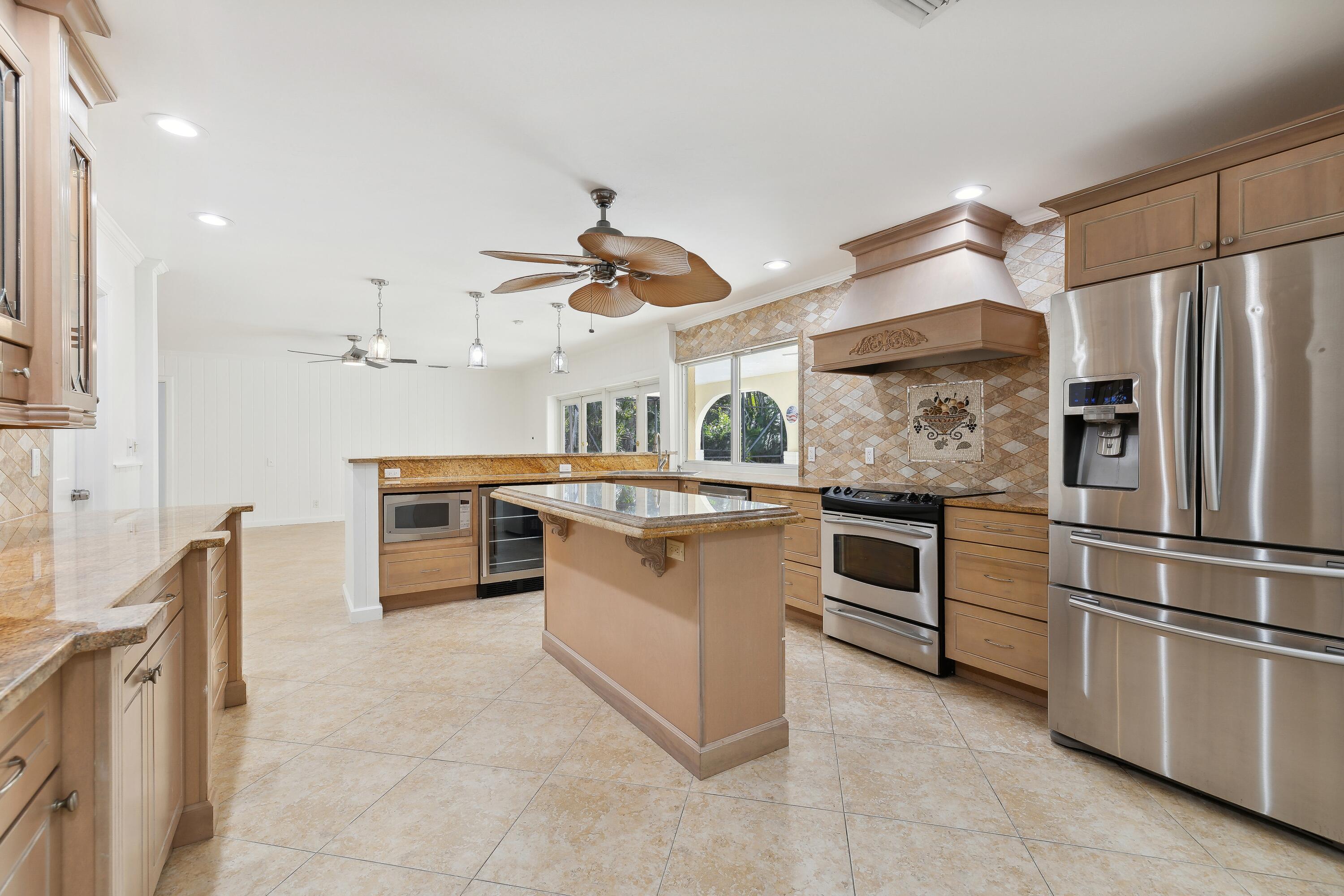 610 Northwest 9th Court Boca Raton, FL 33486 - Photo 11 of 54 09_610NW9thCT_2010_HiRes