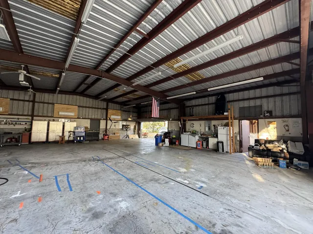 a view of a parking area