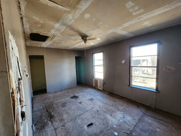 $42,999 | 1511 Gray Street, Plainview, TX 79072