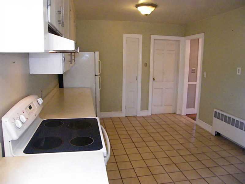 49 Oakwood Road Middletown, RI 02842 - Photo 13 of 17 Kitchen.