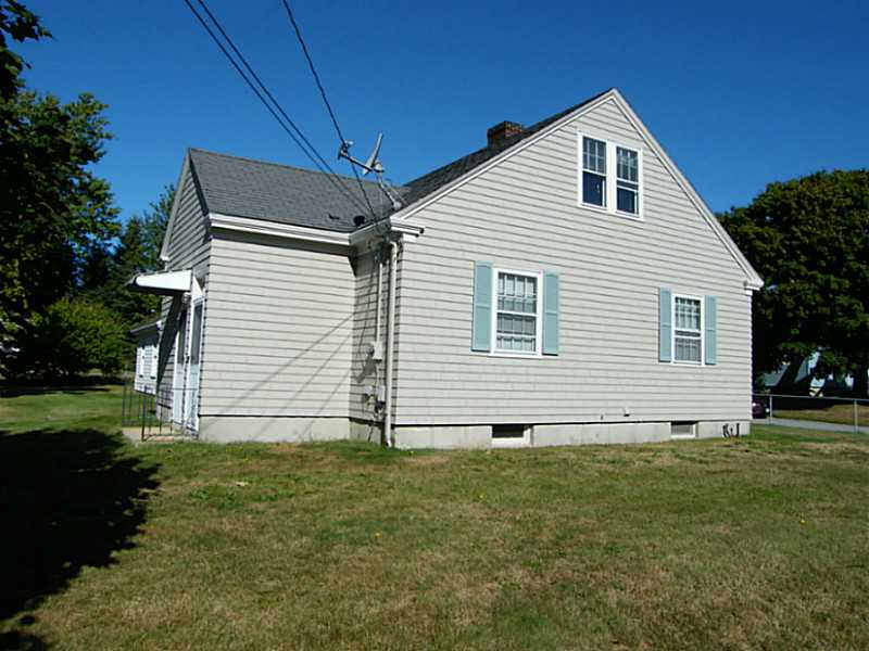 49 Oakwood Road Middletown, RI 02842 - Photo 3 of 17 Exterior Front.