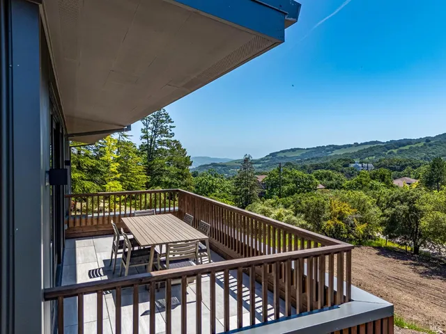 $3,195,000 | 3995 White Oak Court, Sonoma, CA 95476