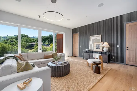 $3,195,000 | 3995 White Oak Court, Sonoma, CA 95476