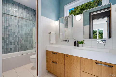 $3,195,000 | 3995 White Oak Court, Sonoma, CA 95476