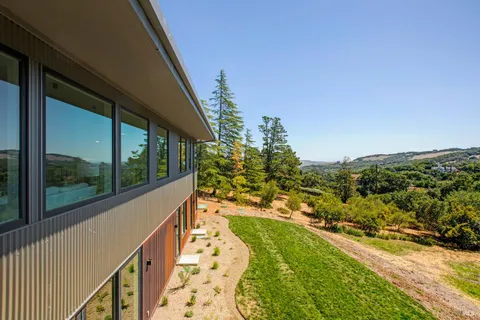 $3,195,000 | 3995 White Oak Court, Sonoma, CA 95476