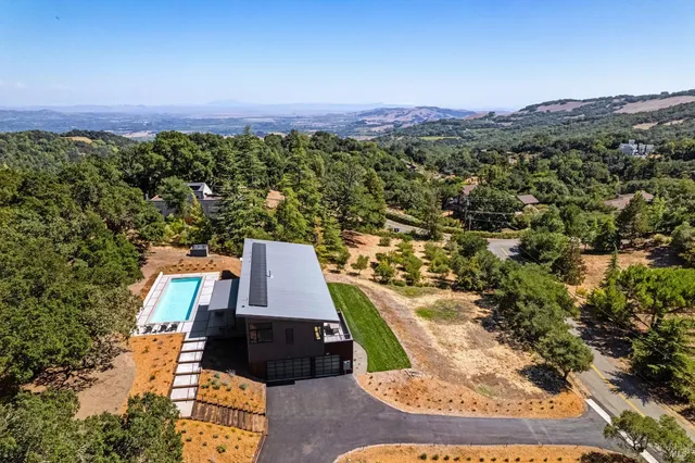 $3,195,000 | 3995 White Oak Court, Sonoma, CA 95476