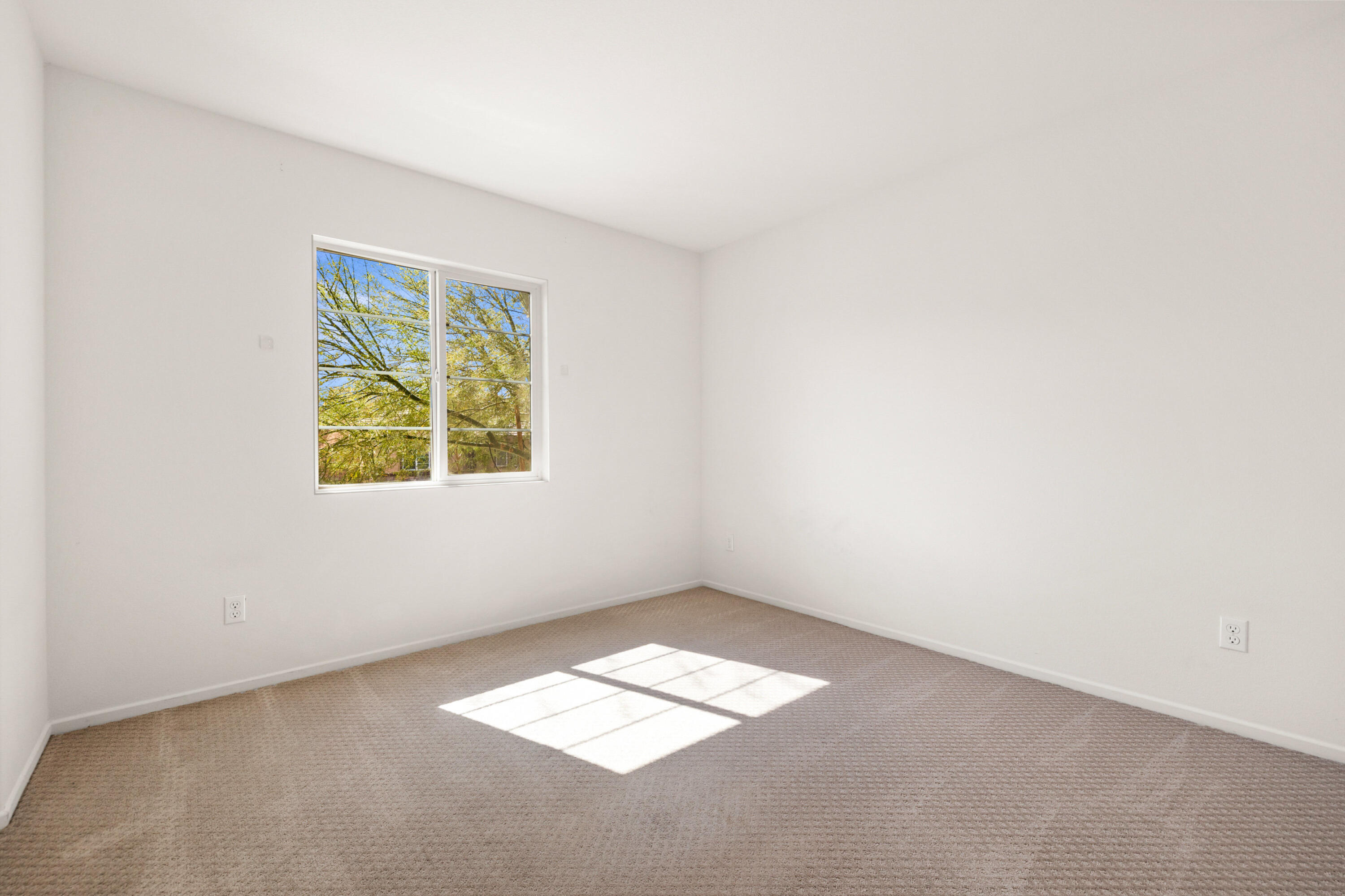 67364 Rio Plata Road Cathedral City, CA 92234 - Photo 30 of 49 an empty room with a window