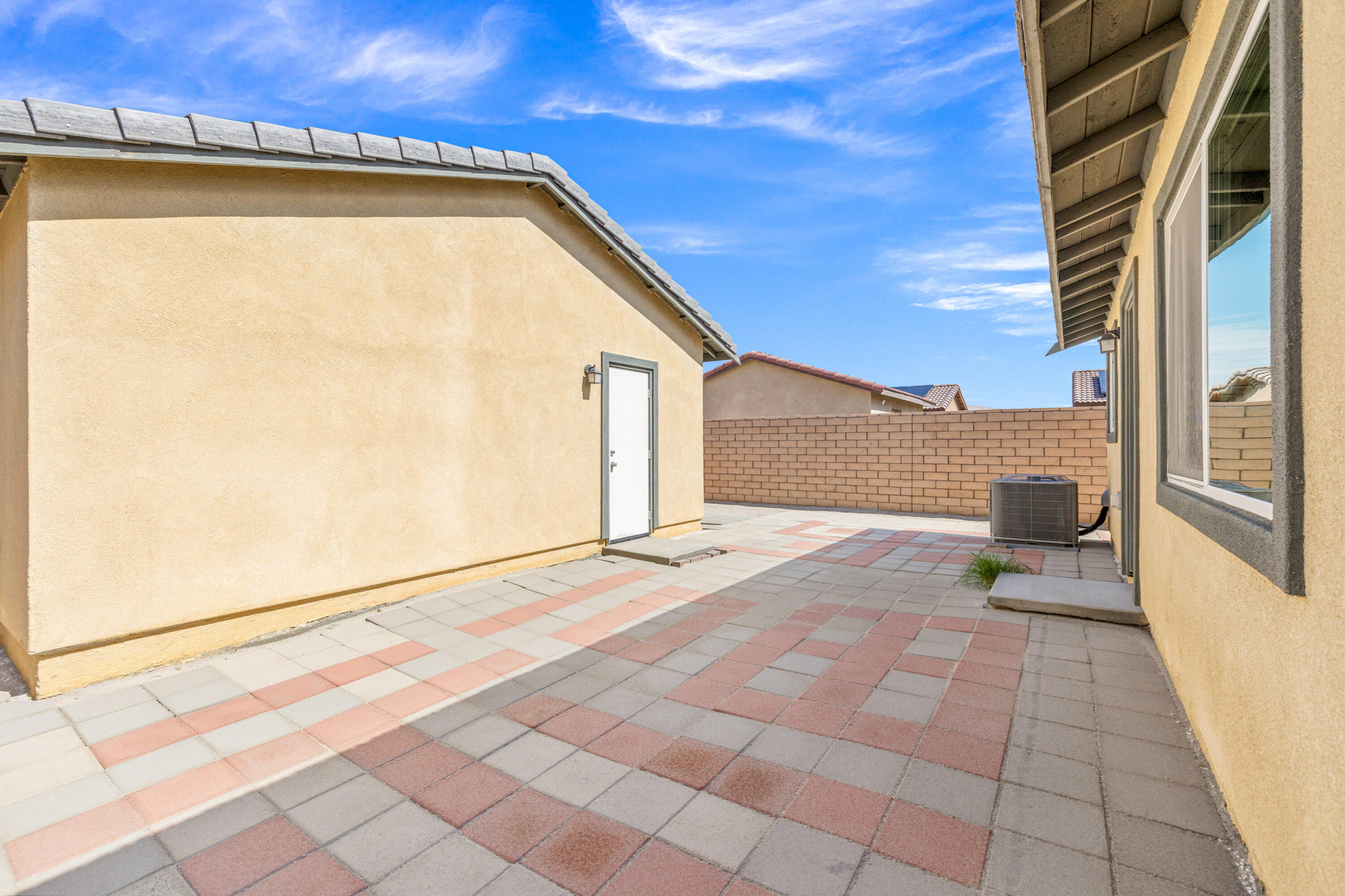 67364 Rio Plata Road Cathedral City, CA 92234 - Photo 45 of 49 a view of a balcony with chair and floor