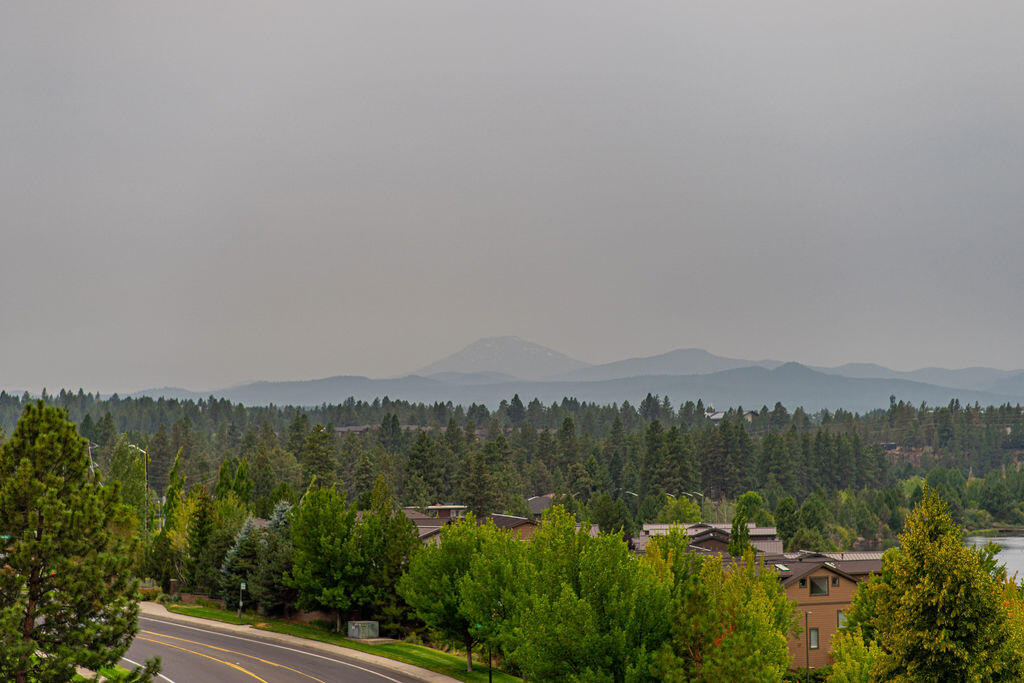 913 Southwest Vantage Point Way Bend, OR 97702 - Photo 47 of 59 RileyVisuals-14