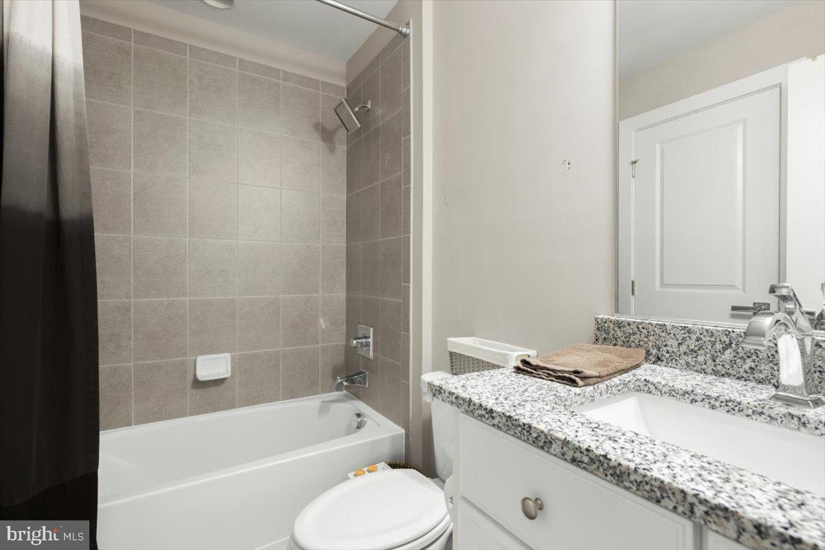 1505 Ribbon Limestone Terrace Southeast Leesburg, VA 20175 - Photo 28 of 62 Gallery Image 28