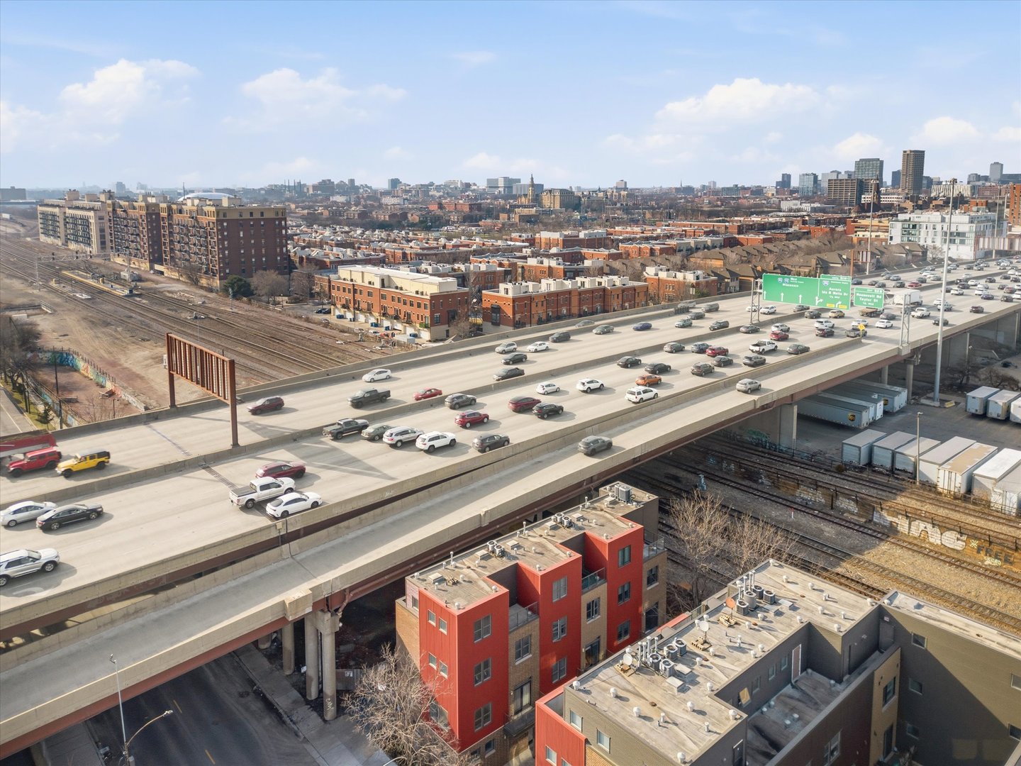 648 West 16th Street, Unit 2 Chicago, IL 60616 - Photo 6 of 19 a city view with a city view