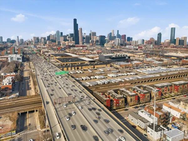 $599,900 | 648 West 16th Street, Unit 2, Chicago, IL 60616